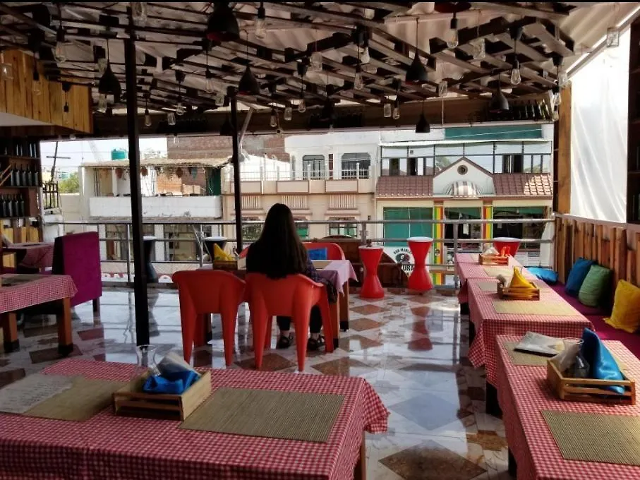 Travel Monkey Hostel Agra   Agra (Uttar Pradesh)